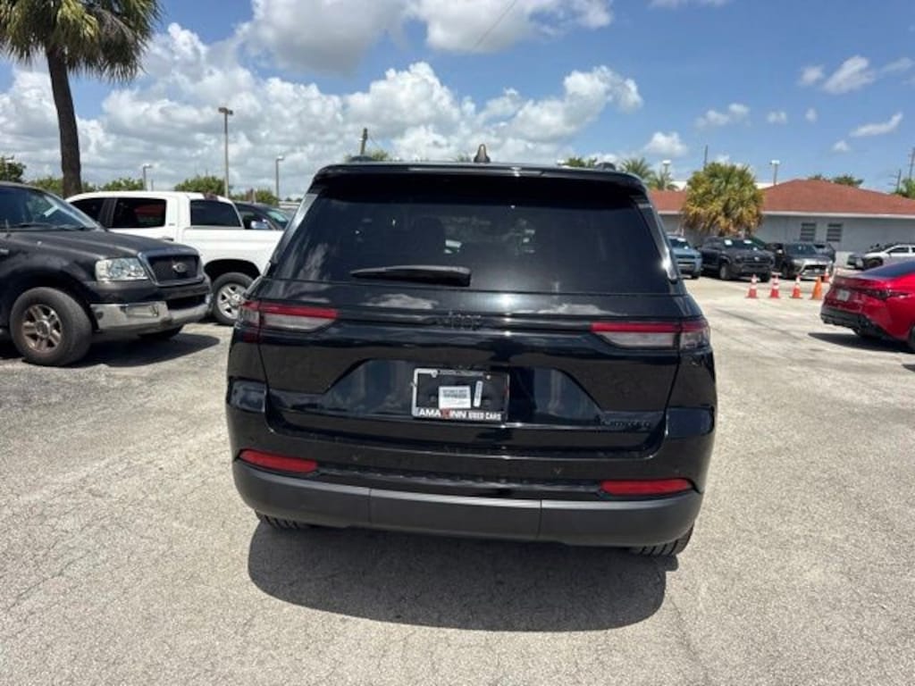 Used 2024 Jeep Grand Cherokee Limited SUV