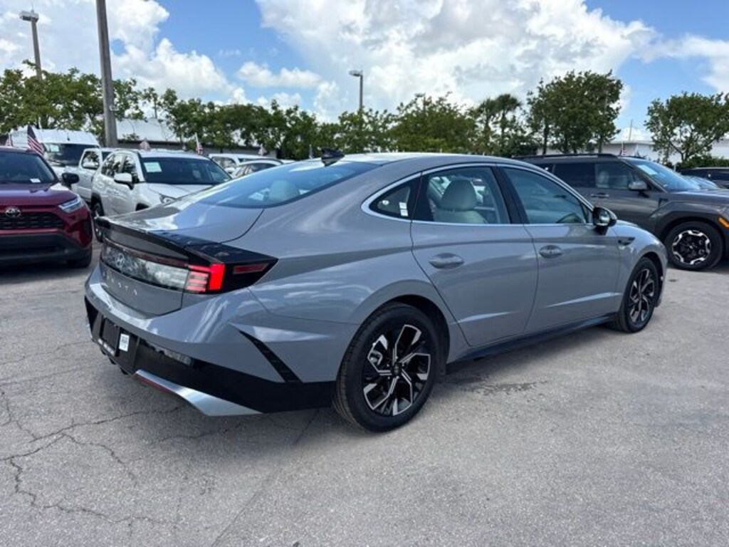 Used 2025 Hyundai Sonata SEL Sedan