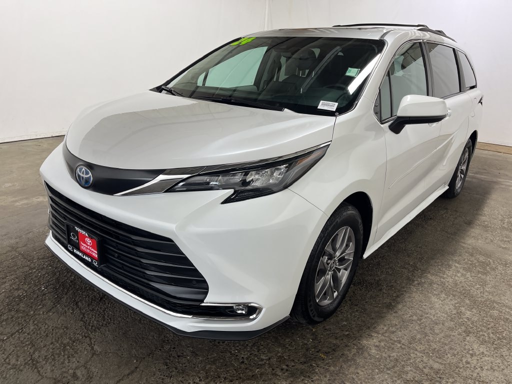 Certified 2024 Toyota Sienna XLE Minivan/Van