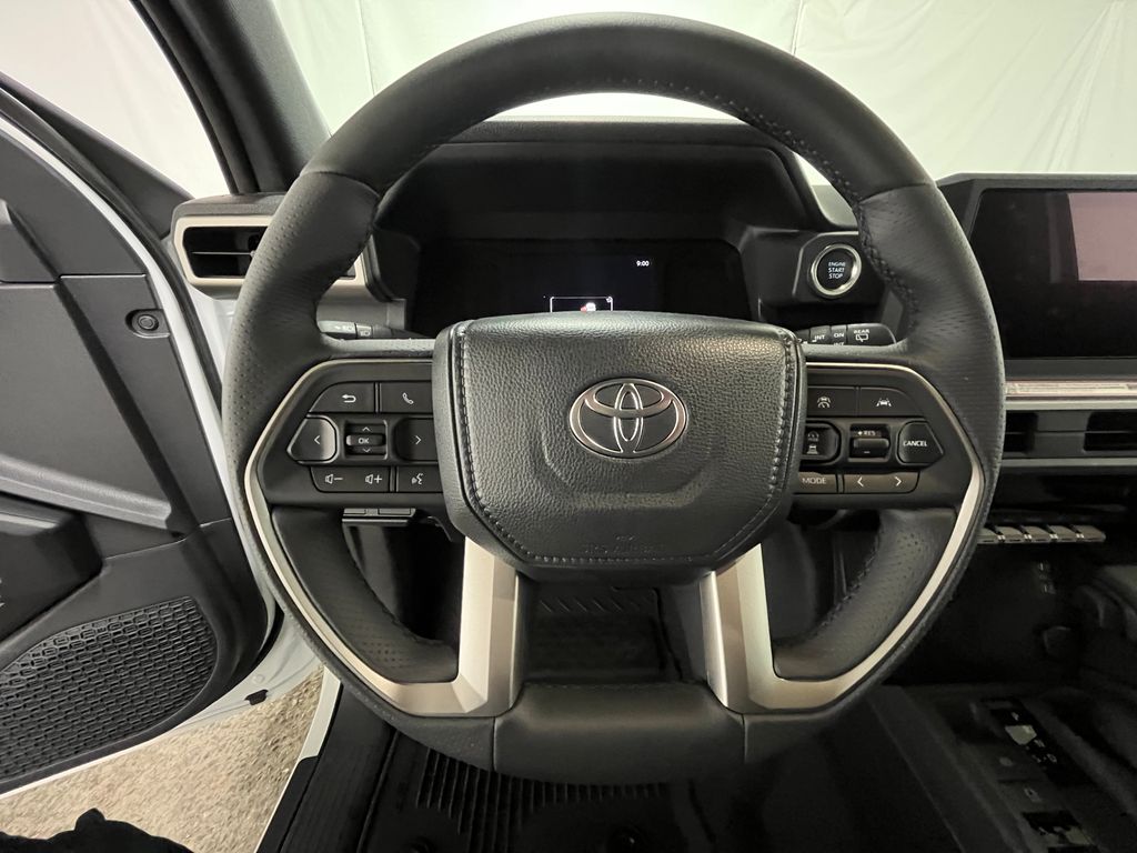 2026 Toyota 4Runner SR5 - Photo 17