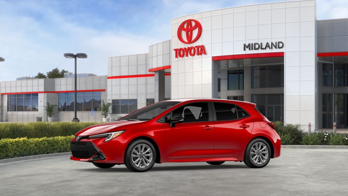New 2027 Toyota Corol SE Liftback