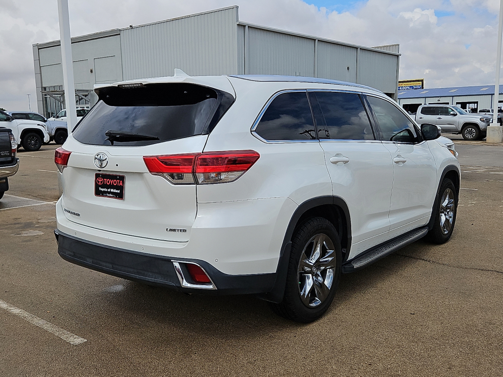 Used 2017 Toyota Highlander Limited V6 SUV