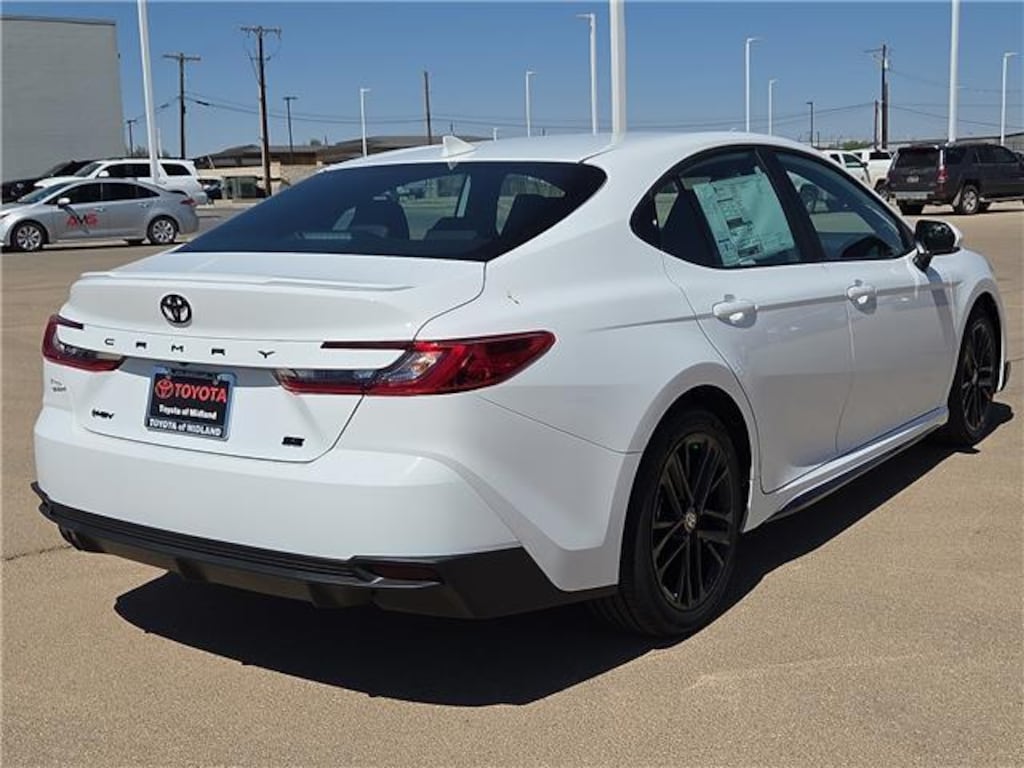 Used 2026 Toyota Camry SE Sedan