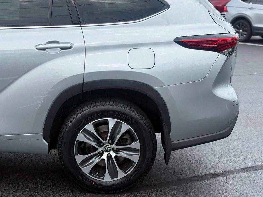 Certified 2022 Toyota Highlander XLE Sport Utility