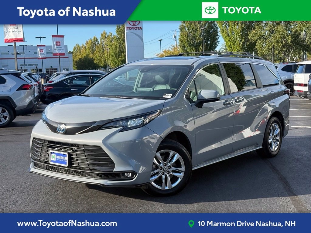 Certified 2023 Toyota Sienna Woodland Edition Passenger Van