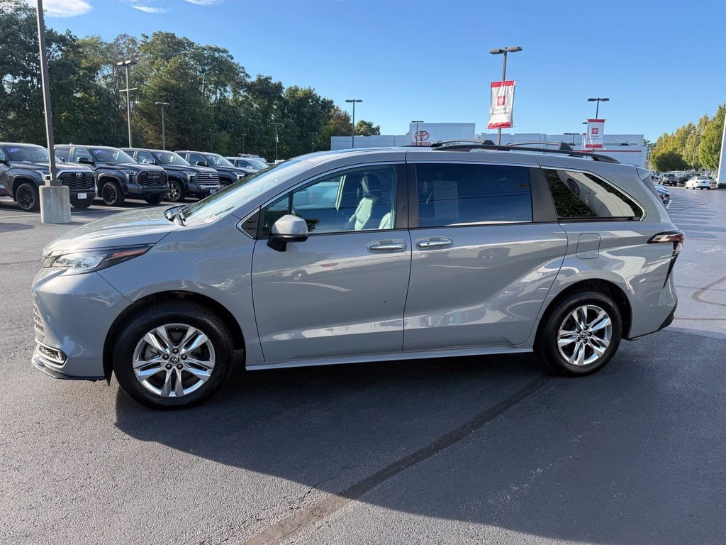 Certified 2023 Toyota Sienna Woodland Edition Passenger Van