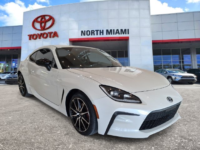 2024 Toyota GR86 Coupe 