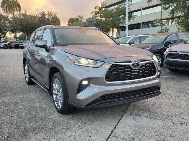 2025 Toyota Highlander SUV 
