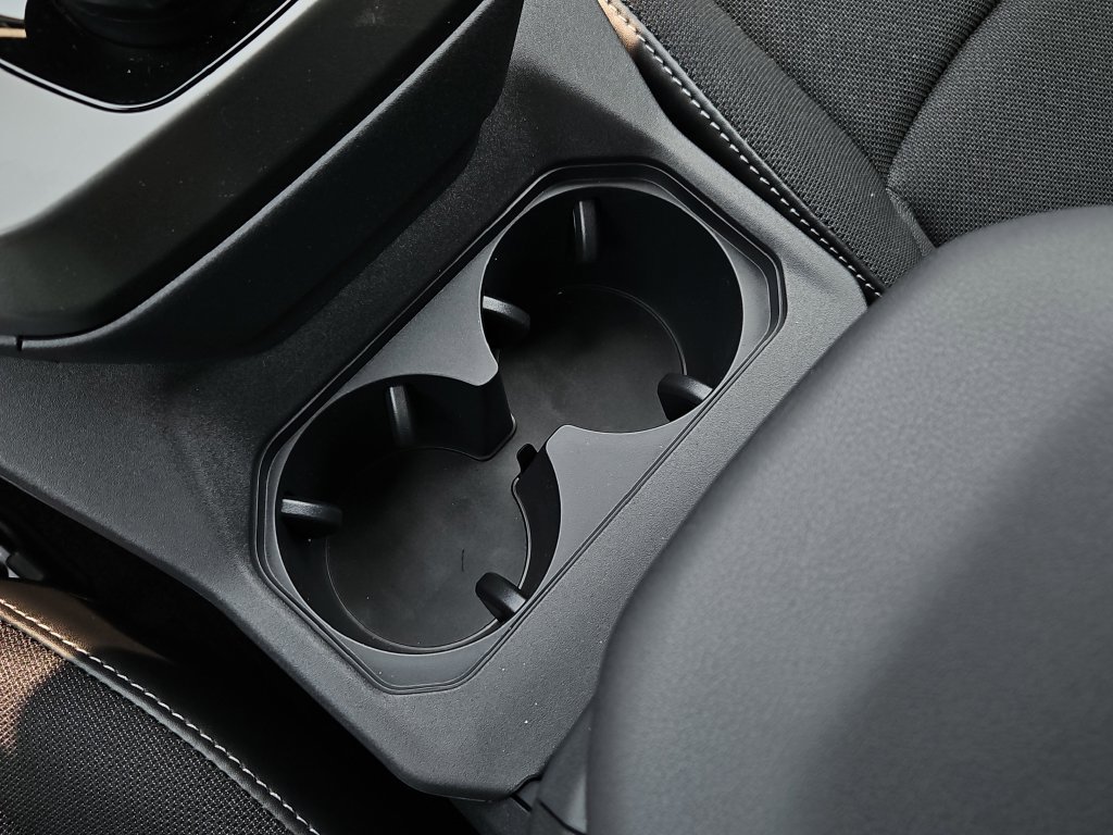 2026 Toyota C-HR SE - Photo 27