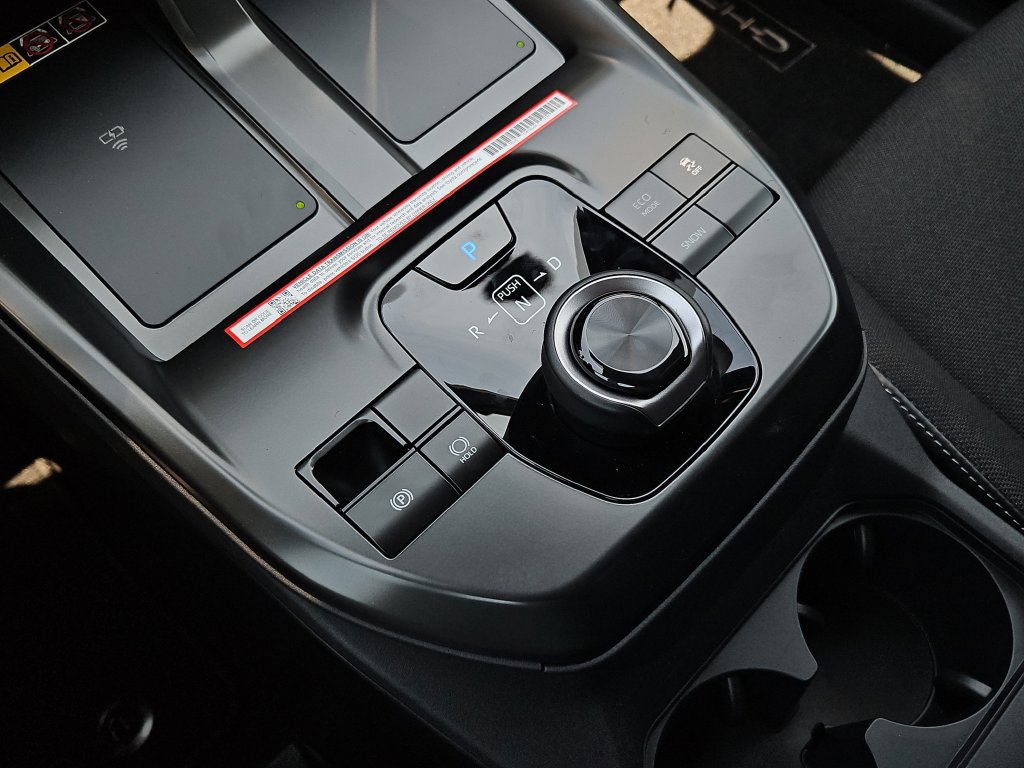 2026 Toyota C-HR SE - Photo 25