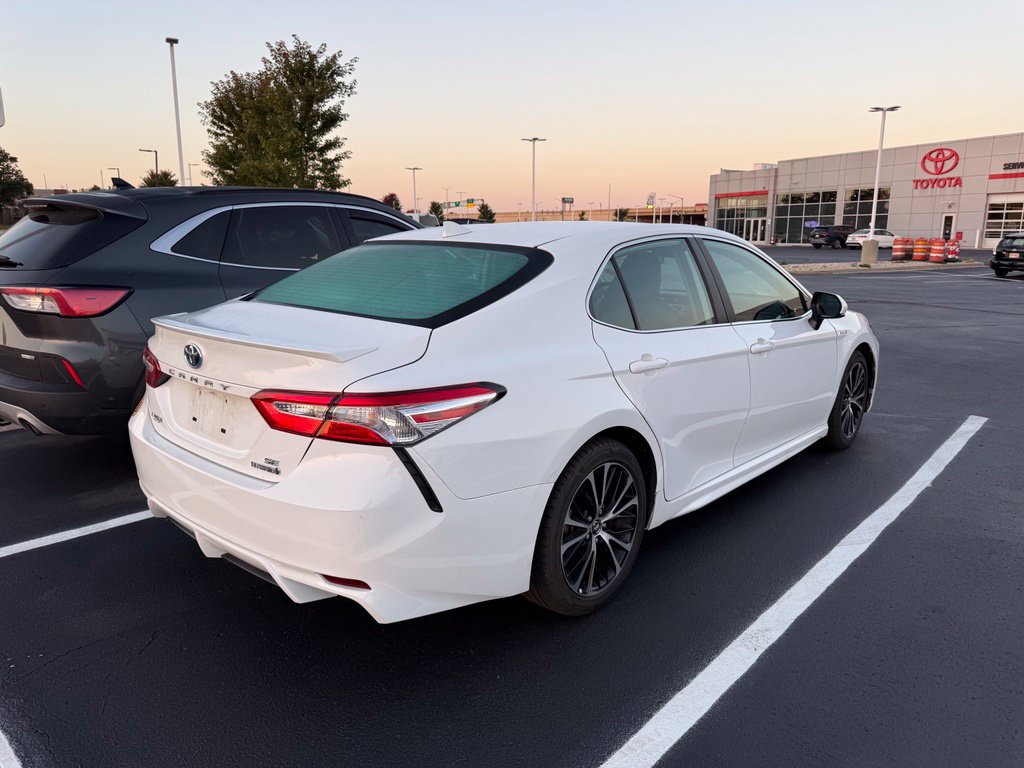 Used 2020 Toyota Camry Hybrid SE Sedan