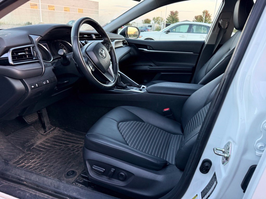 Used 2020 Toyota Camry Hybrid SE Sedan