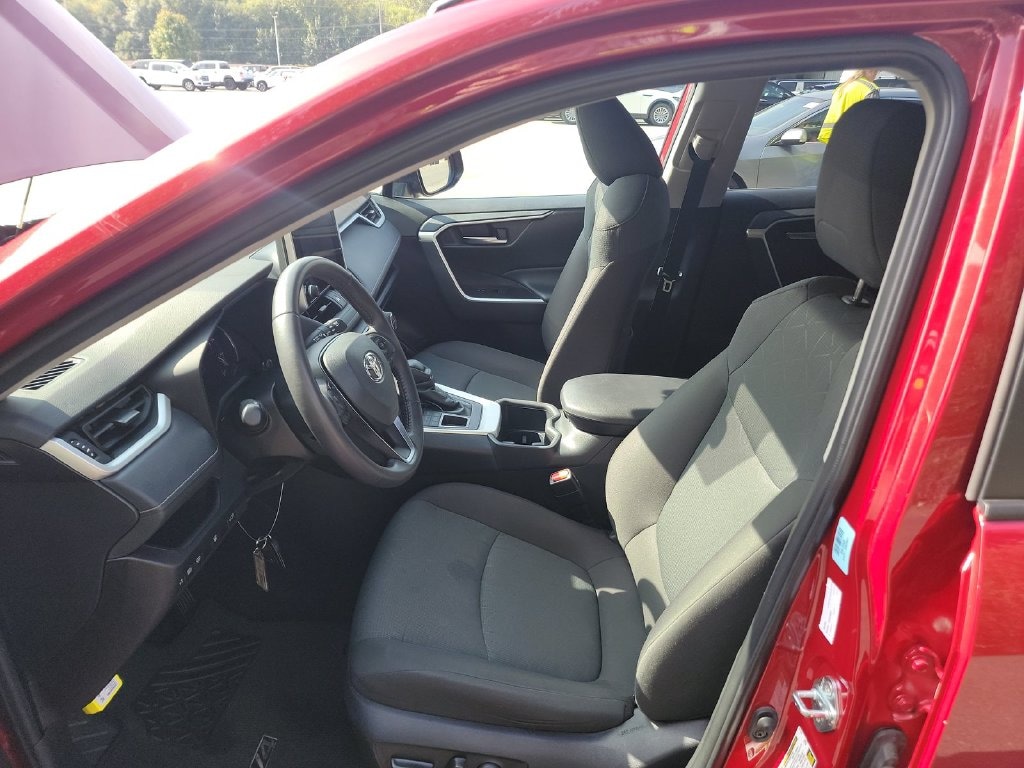 Used 2025 Toyota RAV4 XLE SUV