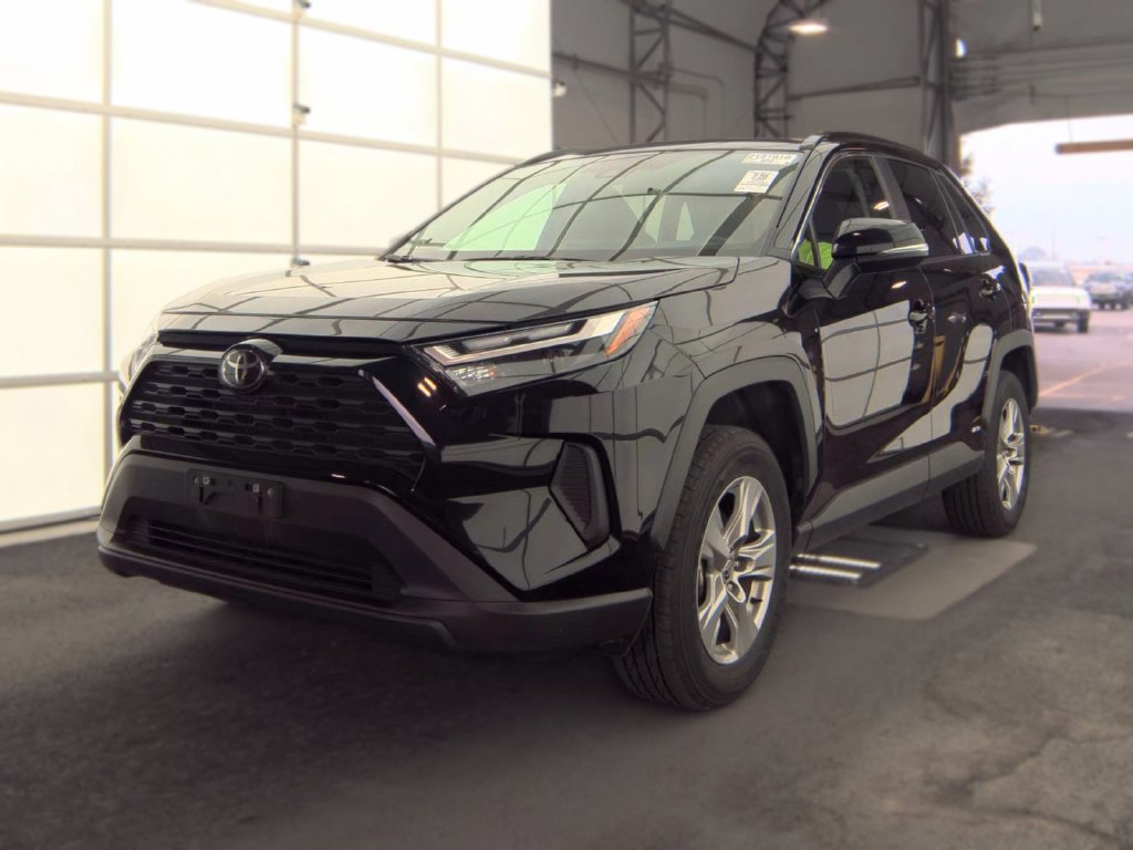Used 2025 Toyota RAV4 Hybrid XLE SUV