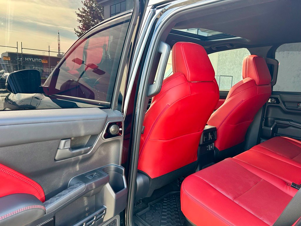 2025 Toyota 4Runner TRD Pro - Photo 11