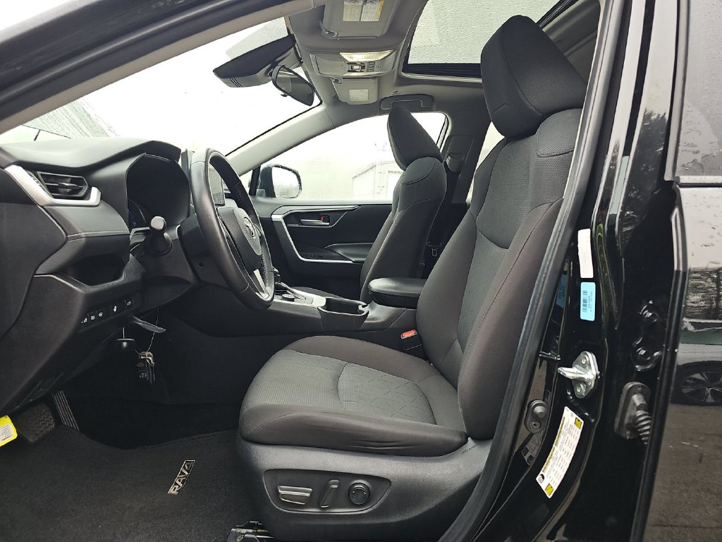 Used 2025 Toyota RAV4 Hybrid XLE SUV