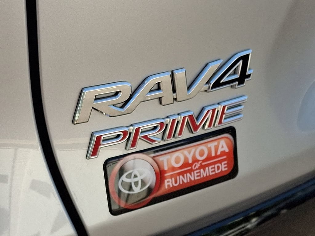 2022 Toyota RAV4 SE - Photo 30