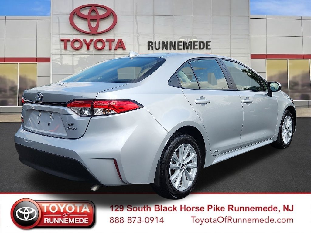 2025 Toyota Corolla LE - Photo 6