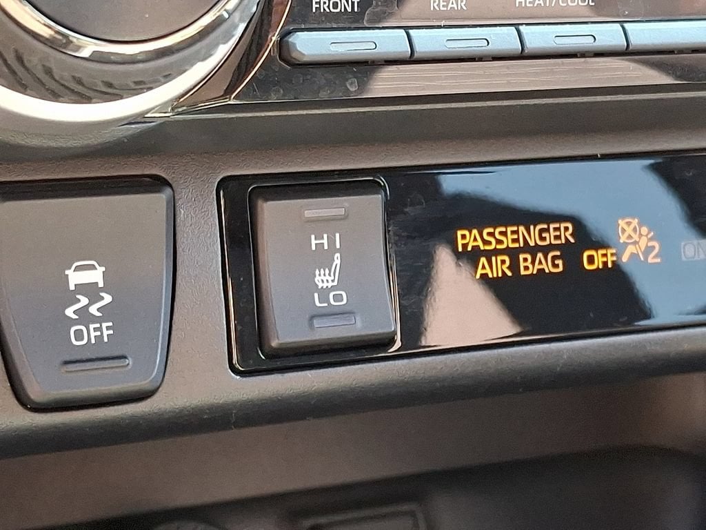 2022 Toyota RAV4 SE - Photo 27