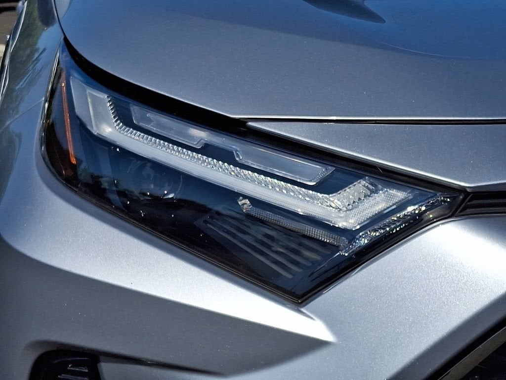 2022 Toyota RAV4 SE - Photo 8