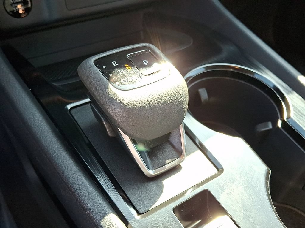 2025 Nissan Rogue S - Photo 17