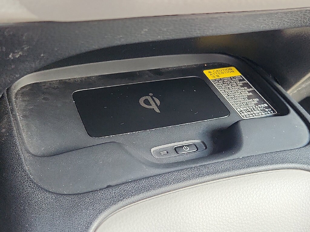 2025 Toyota Corolla LE - Photo 25