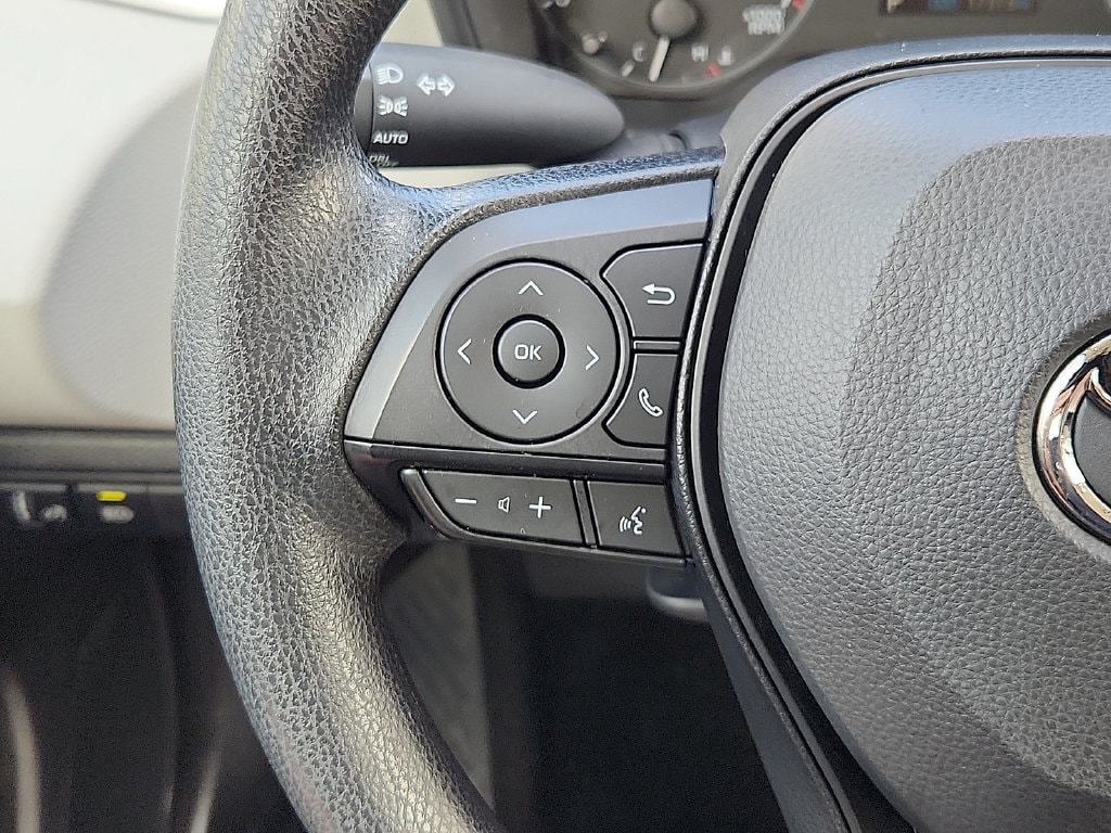 2025 Toyota Corolla LE - Photo 22