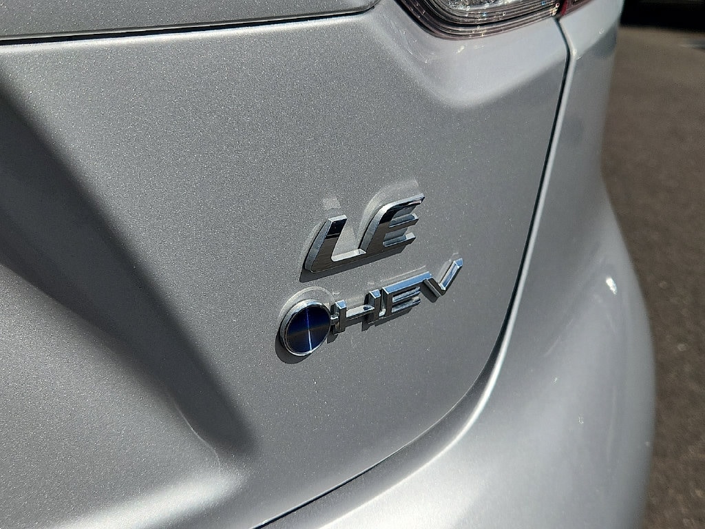 2025 Toyota Corolla LE - Photo 32