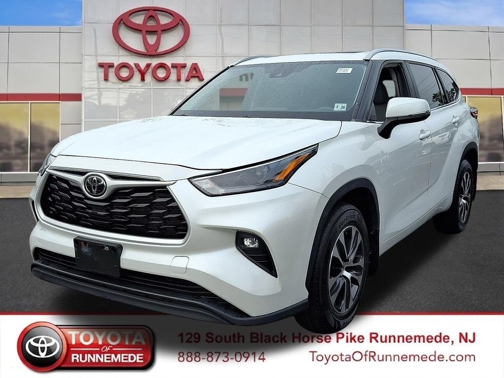 Used 2023 Toyota Highlander XLE Sport Utility