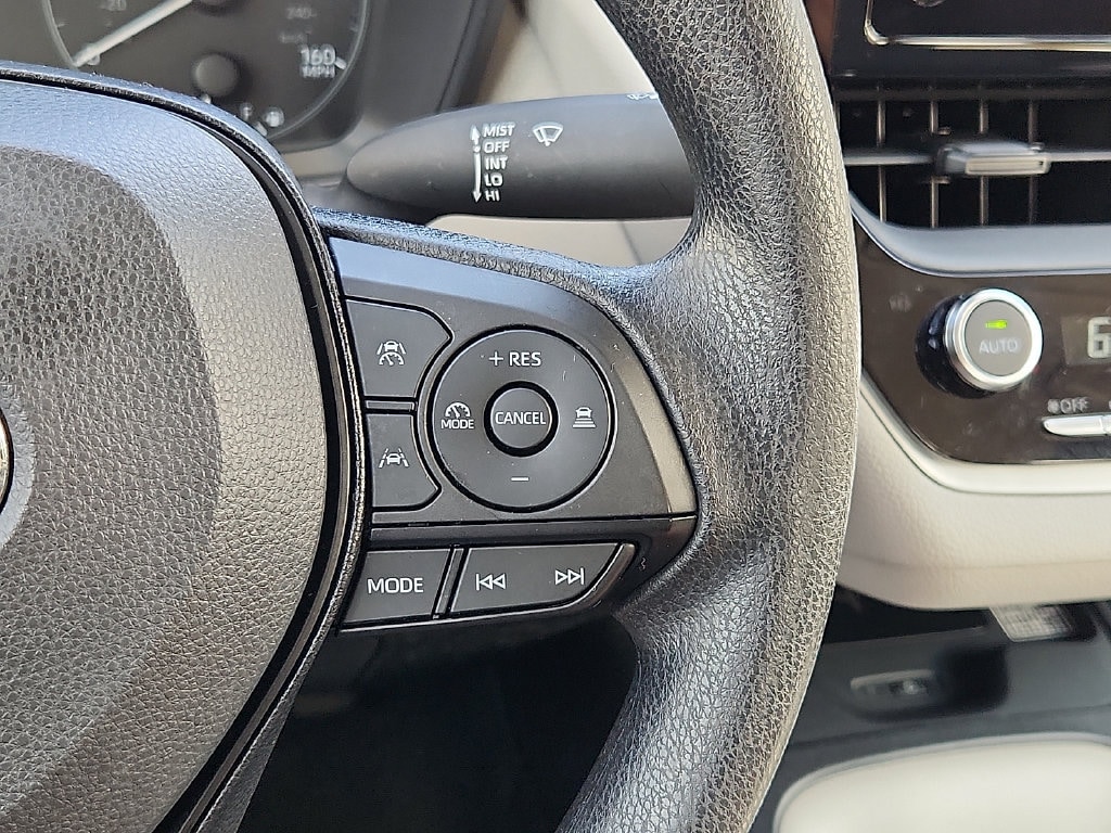 2025 Toyota Corolla LE - Photo 23