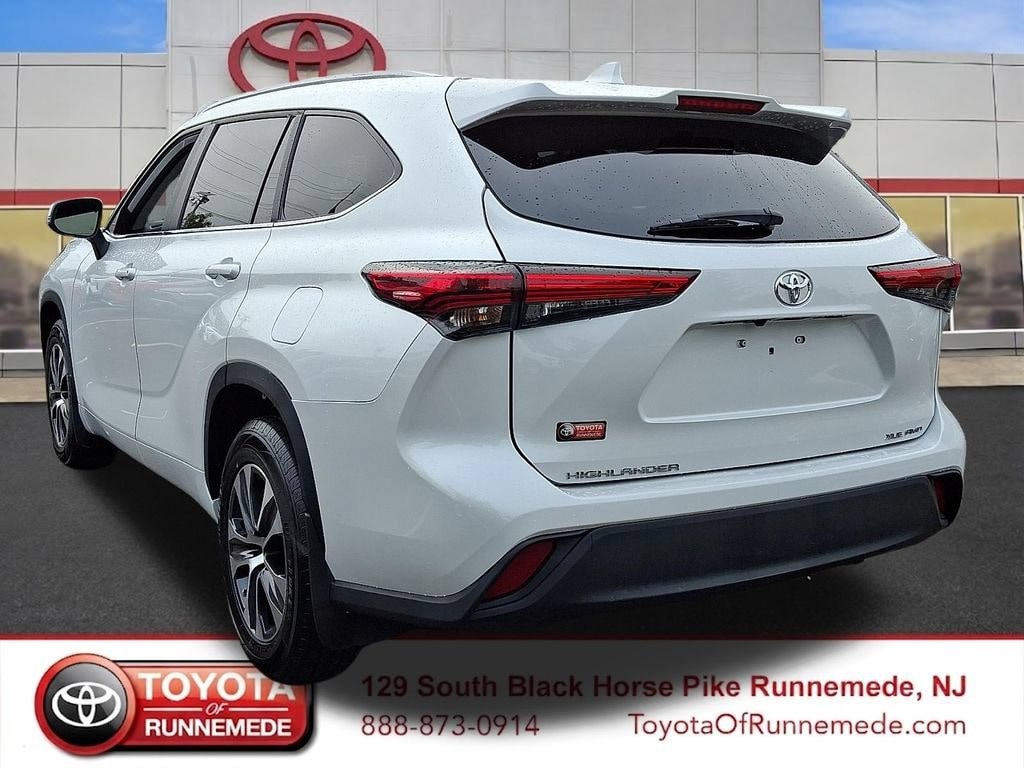 Used 2023 Toyota Highlander XLE Sport Utility