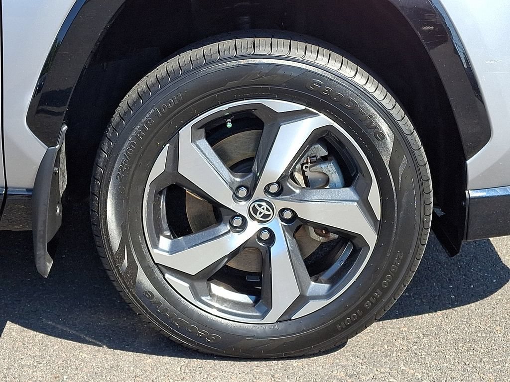 2022 Toyota RAV4 SE - Photo 7