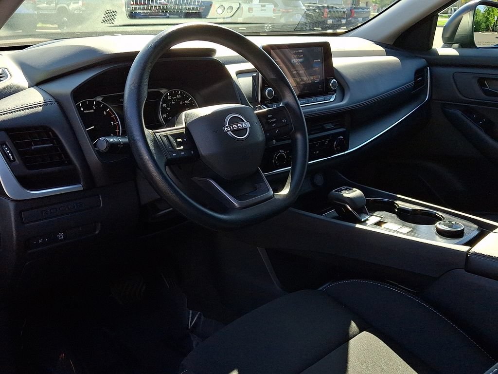 2025 Nissan Rogue S - Photo 16