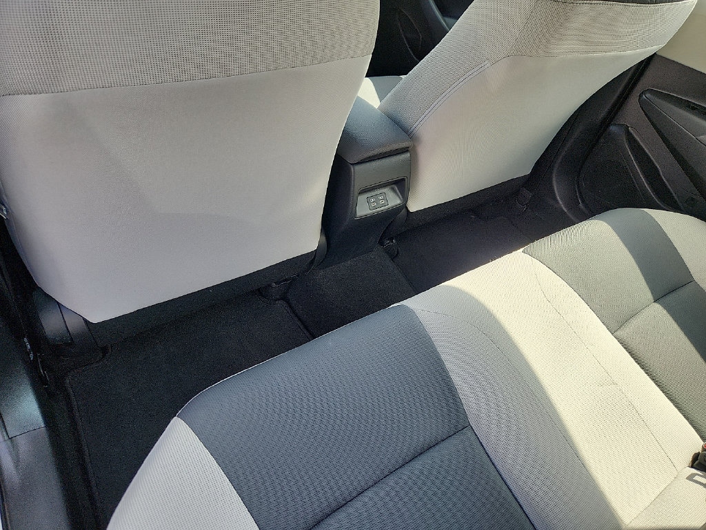 2025 Toyota Corolla LE - Photo 11