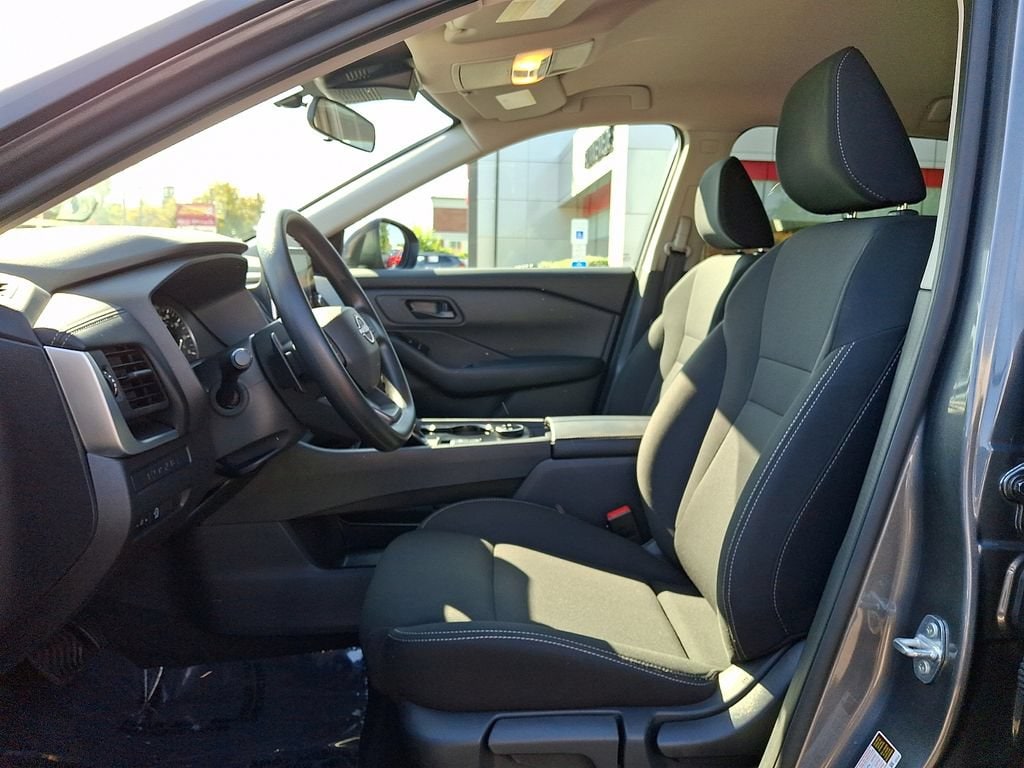 2025 Nissan Rogue S - Photo 14