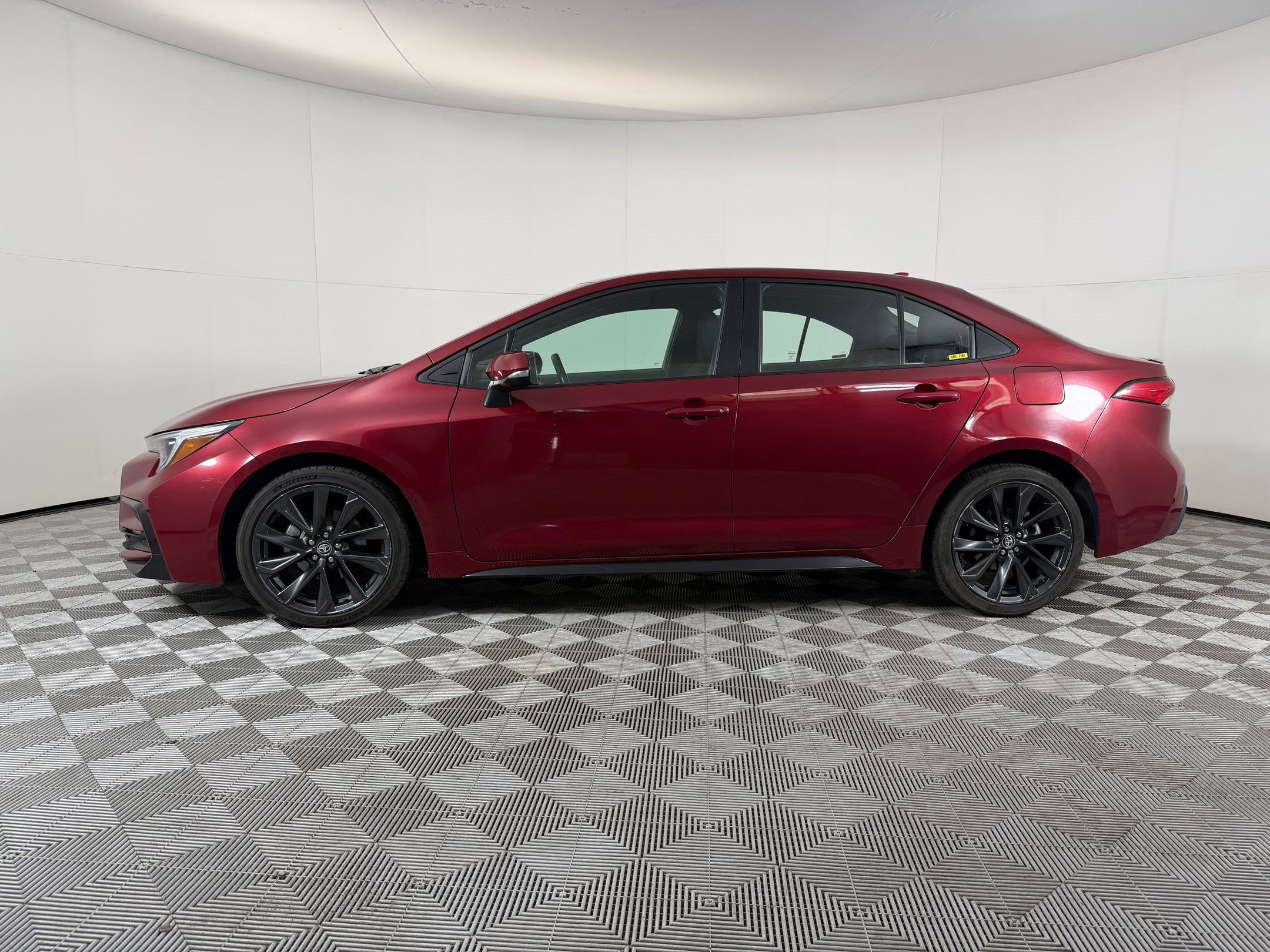 Used 2024 Toyota Corolla SE Sedan