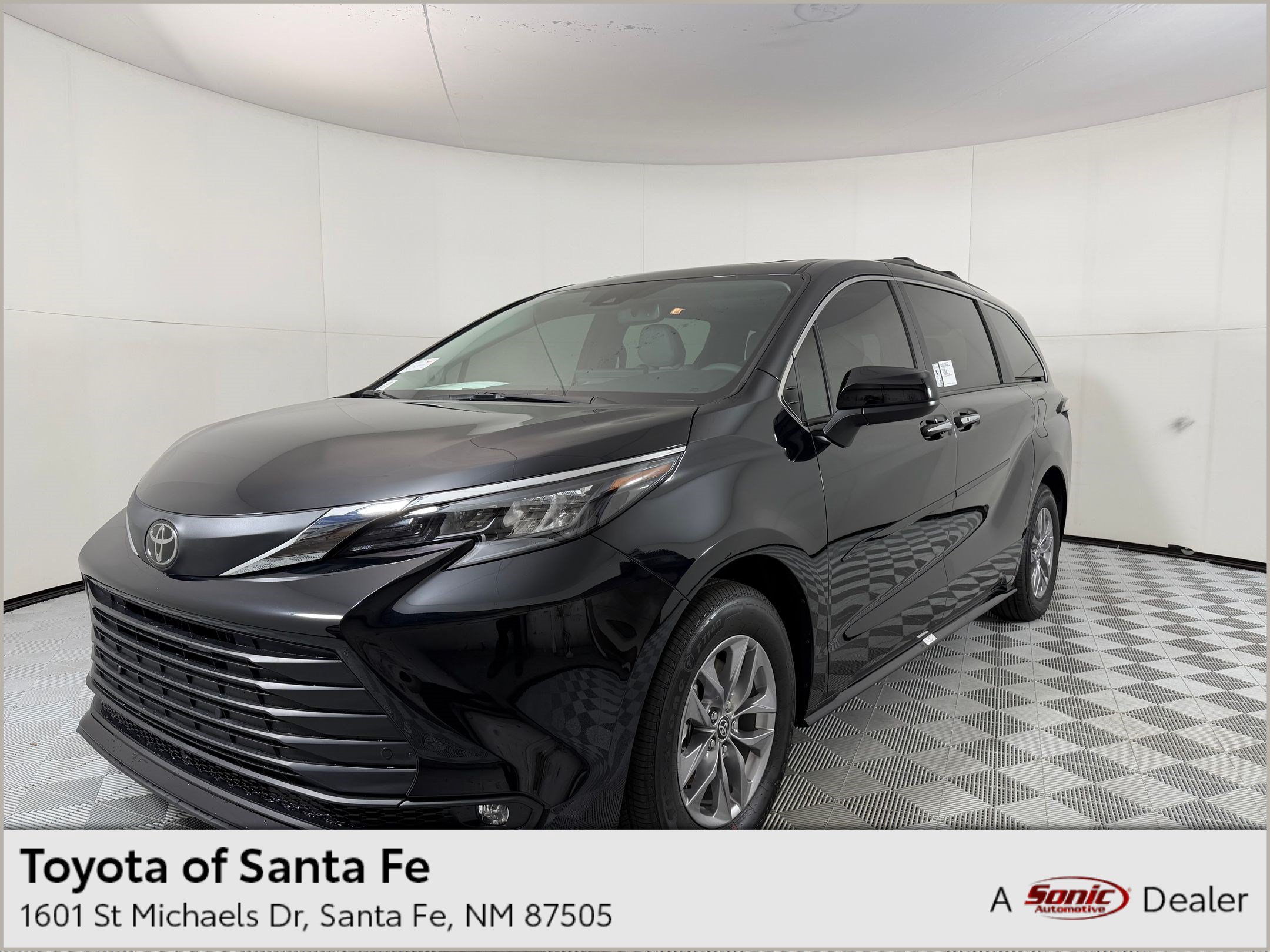 2026 Toyota Sienna XLE Van Passenger Van