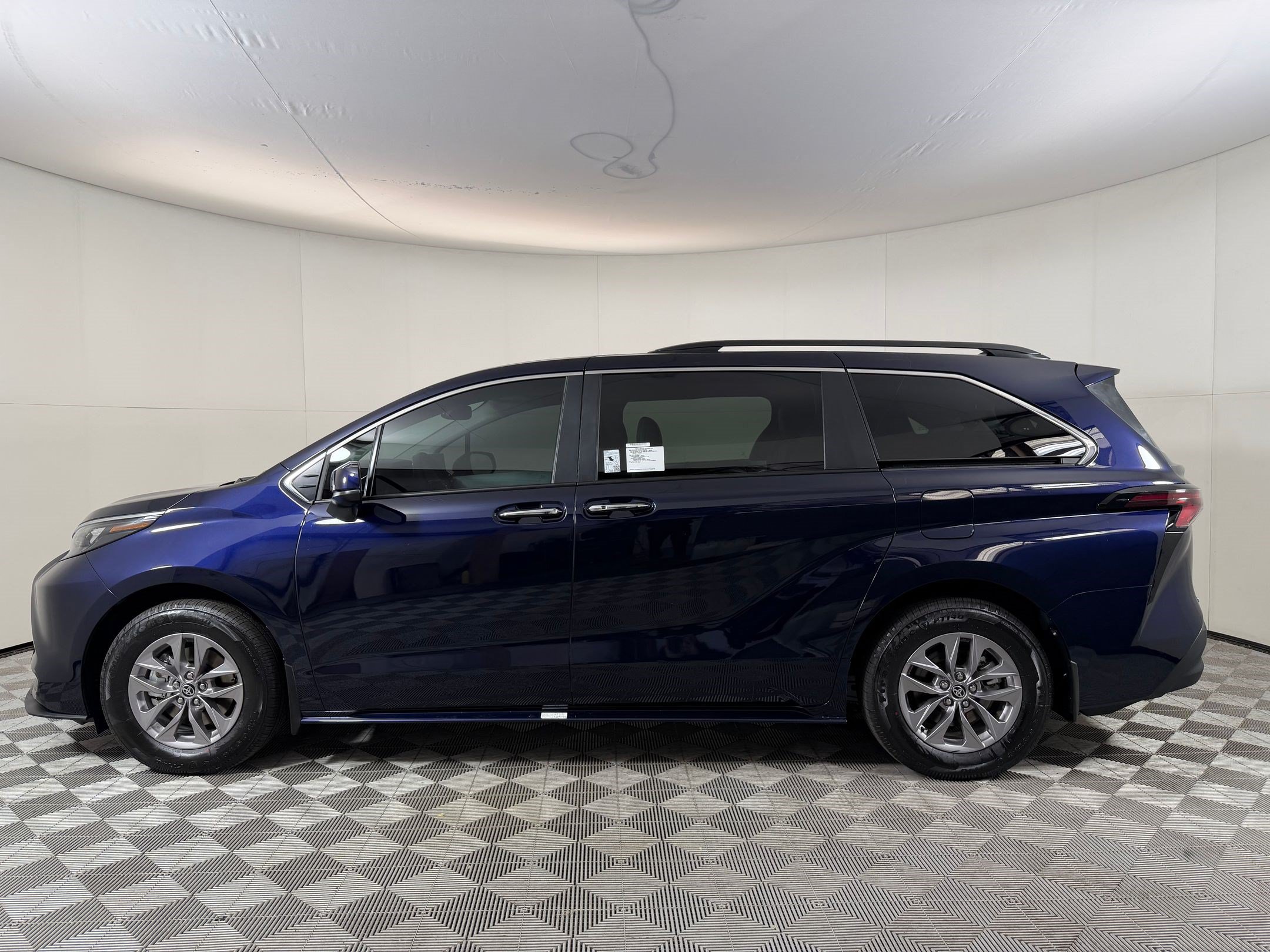 New 2026 Toyota Sienna XLE Van Passenger Van