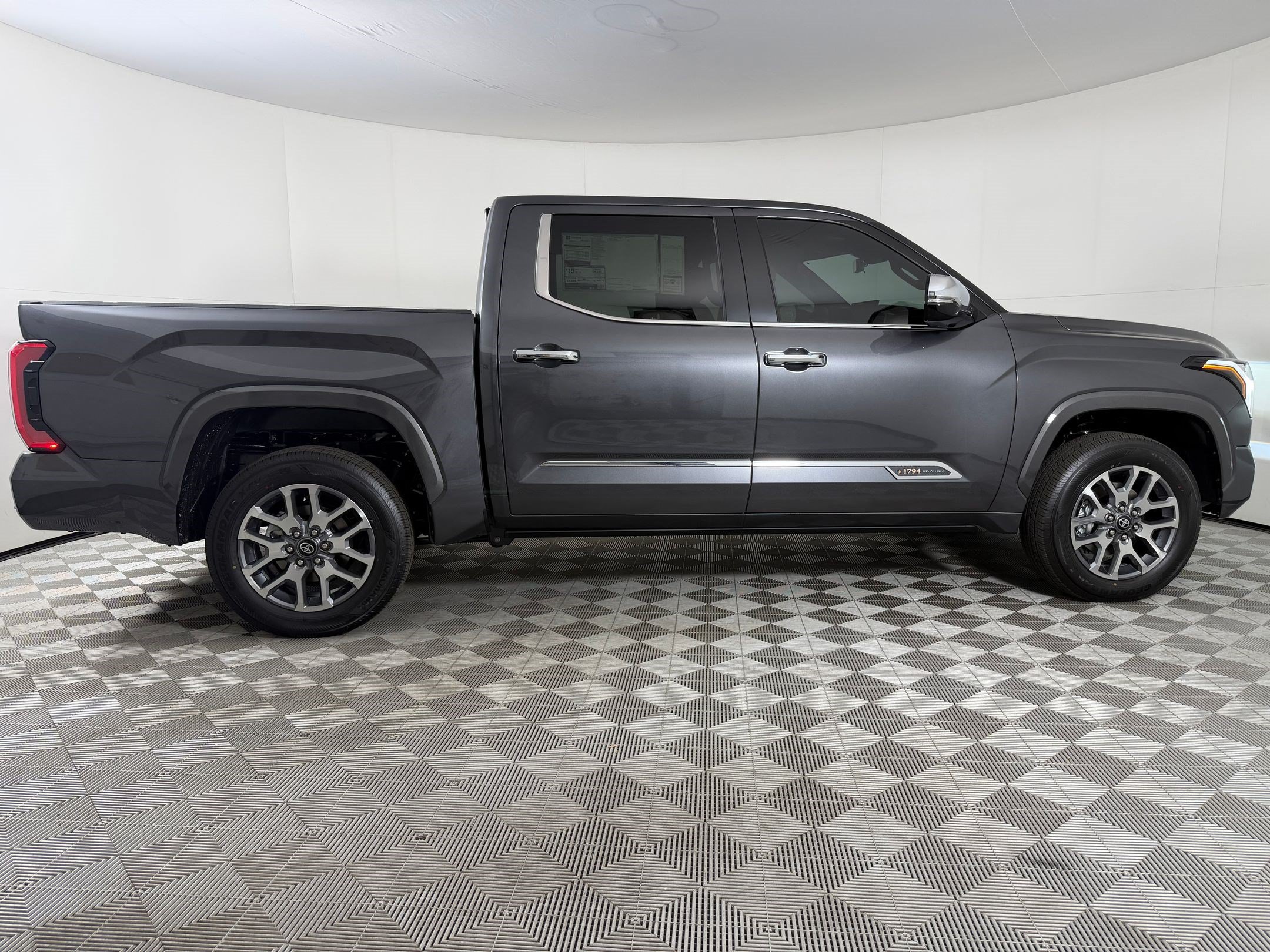 2026 Toyota Tundra 1794 Edition - Photo 8