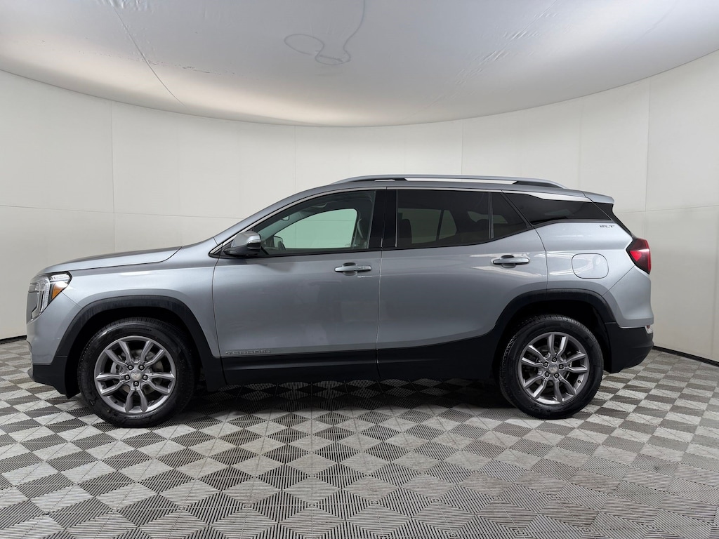 Used 2024 GMC Terrain SLT SUV