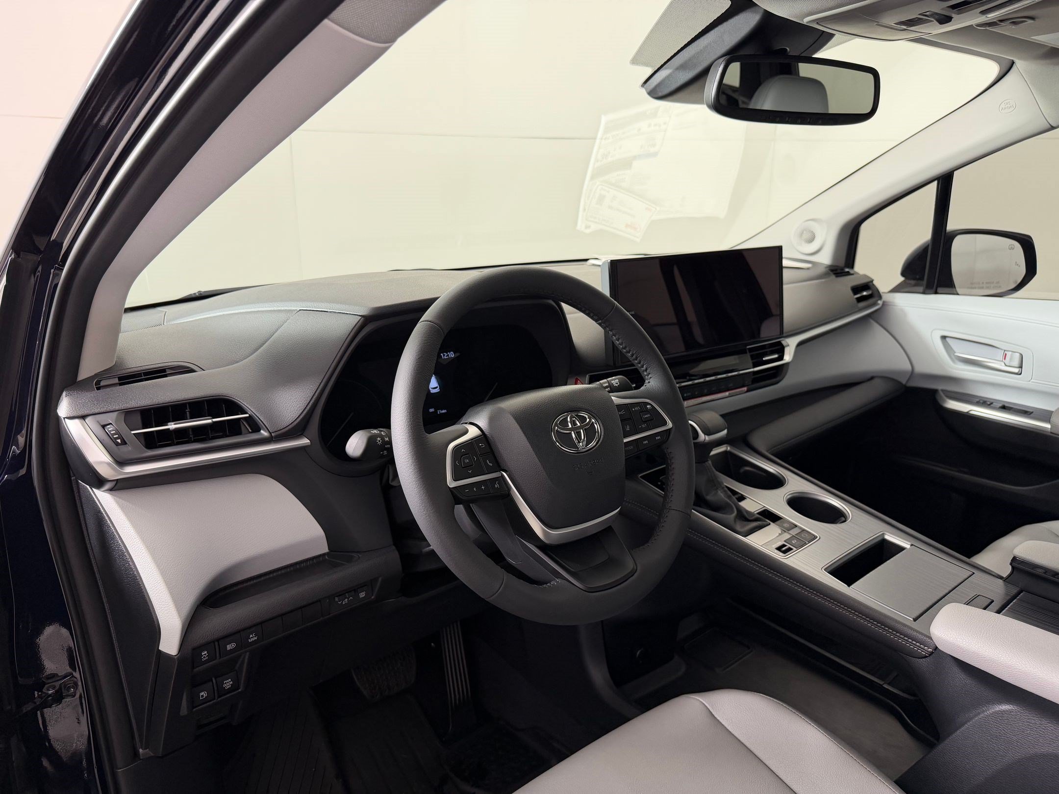 New 2026 Toyota Sienna XLE Van Passenger Van