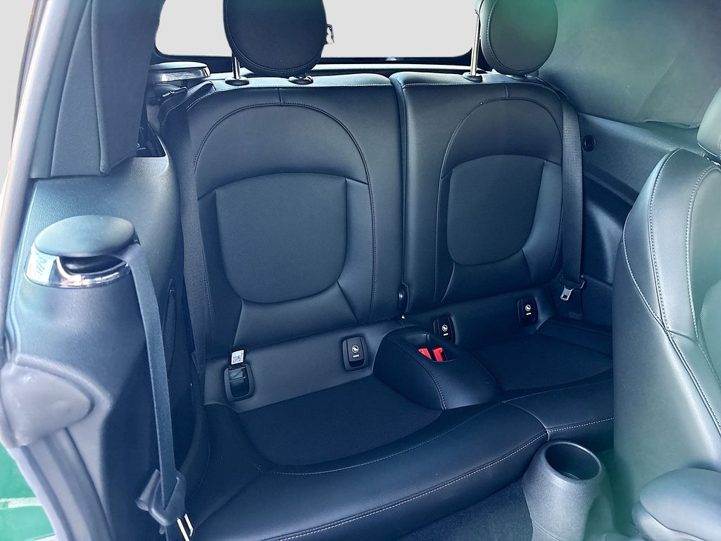 2022 MINI Convertible S - Photo 21