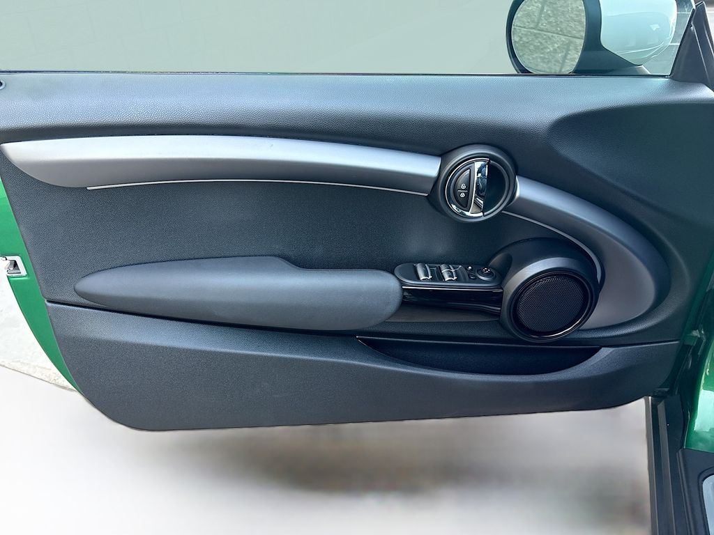 2022 MINI Convertible S - Photo 23