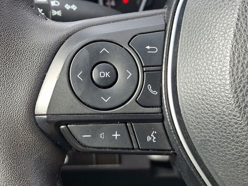 2024 Toyota RAV4 XLE - Photo 20
