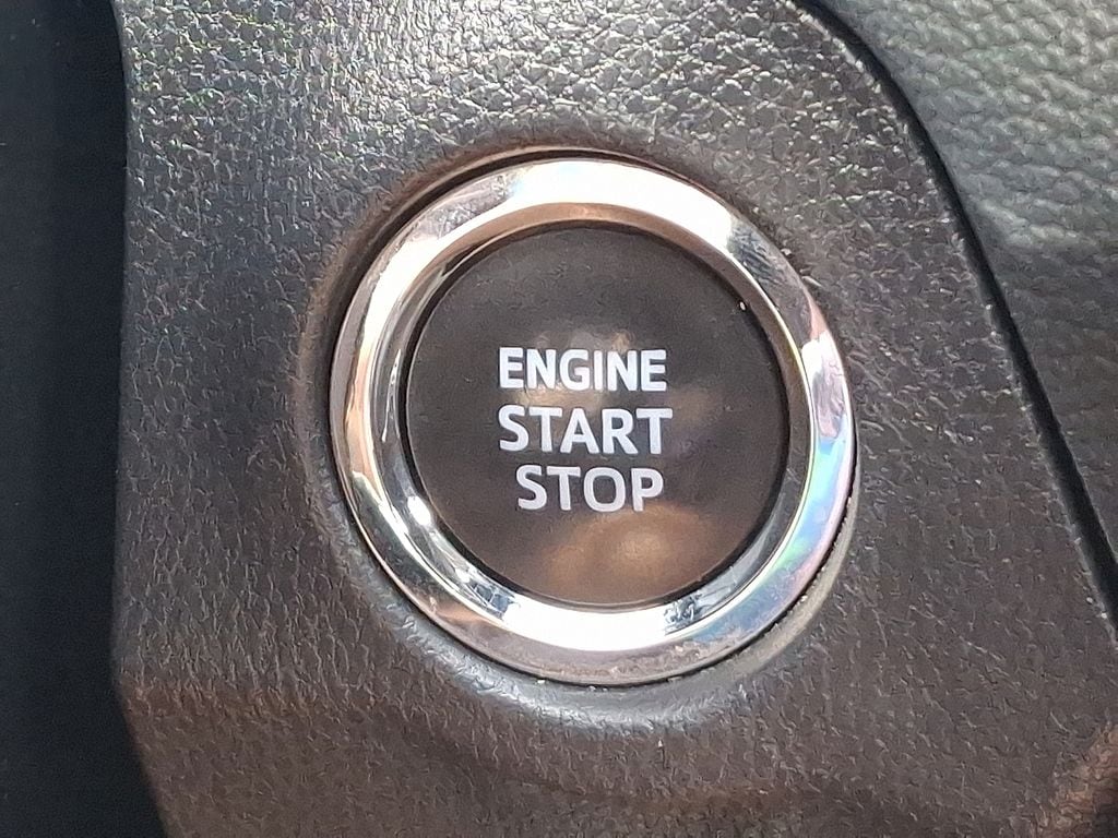 2024 Toyota RAV4 XLE - Photo 23