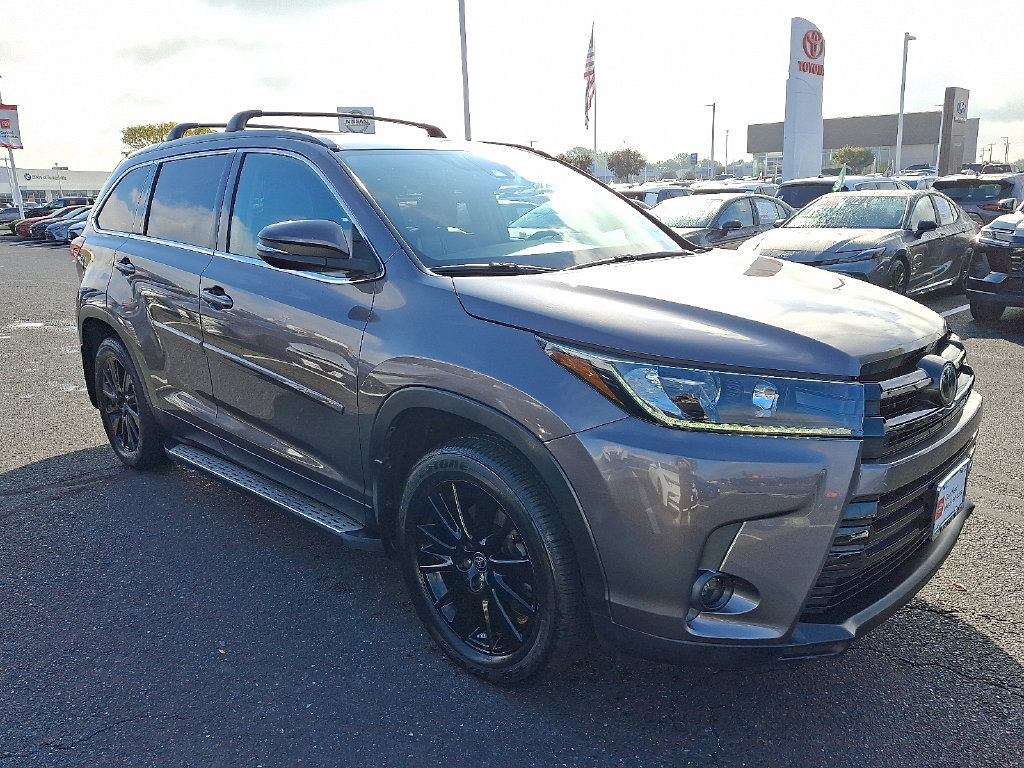 Used 2019 Toyota Highlander SE SUV