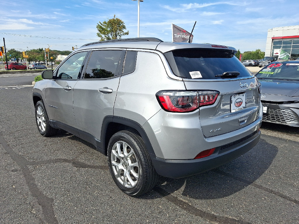 Used 2022 Jeep Compass Latitude Lux SUV