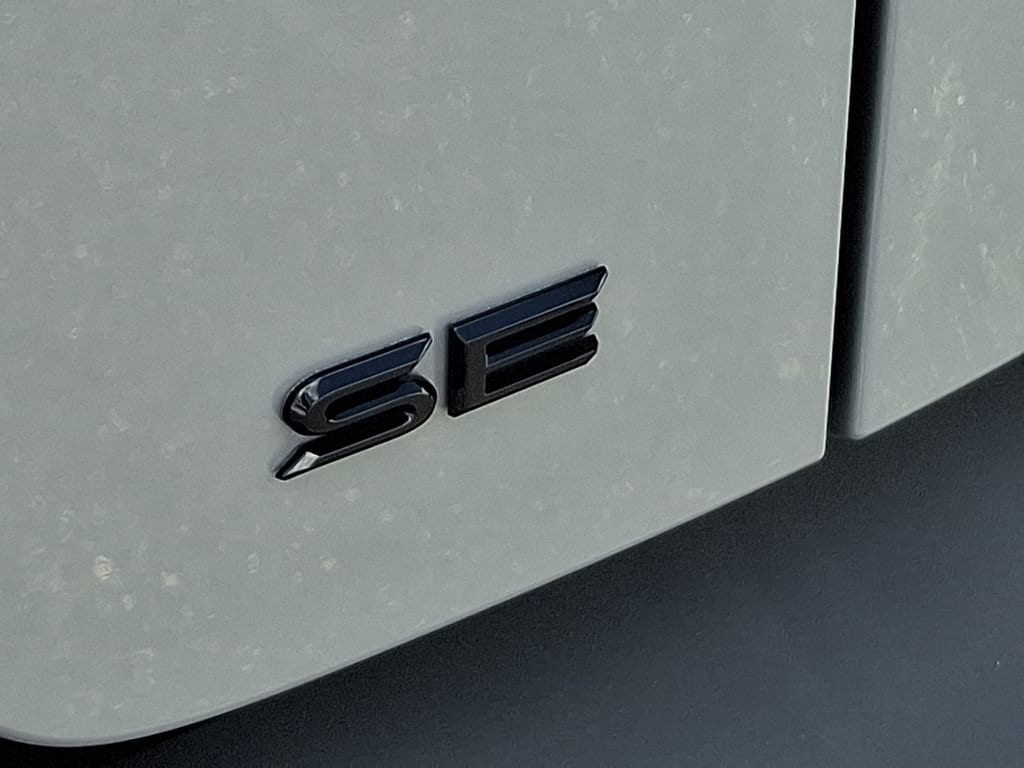 2026 Toyota C-HR SE - Photo 12