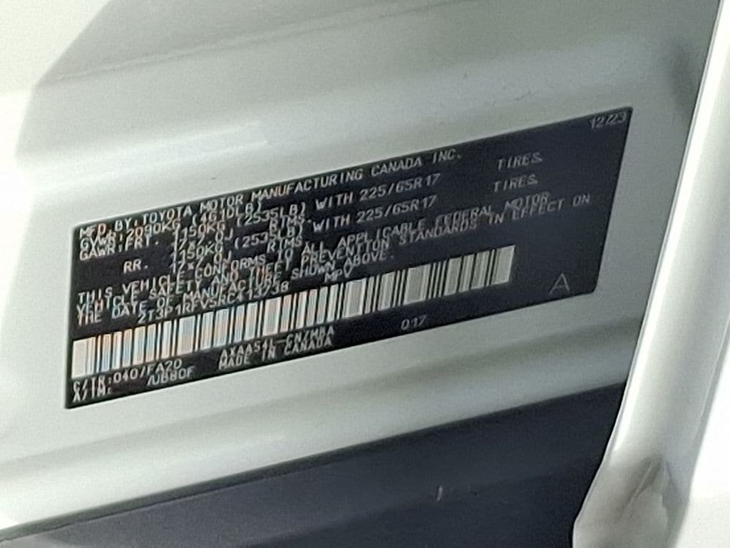 2024 Toyota RAV4 XLE - Photo 26