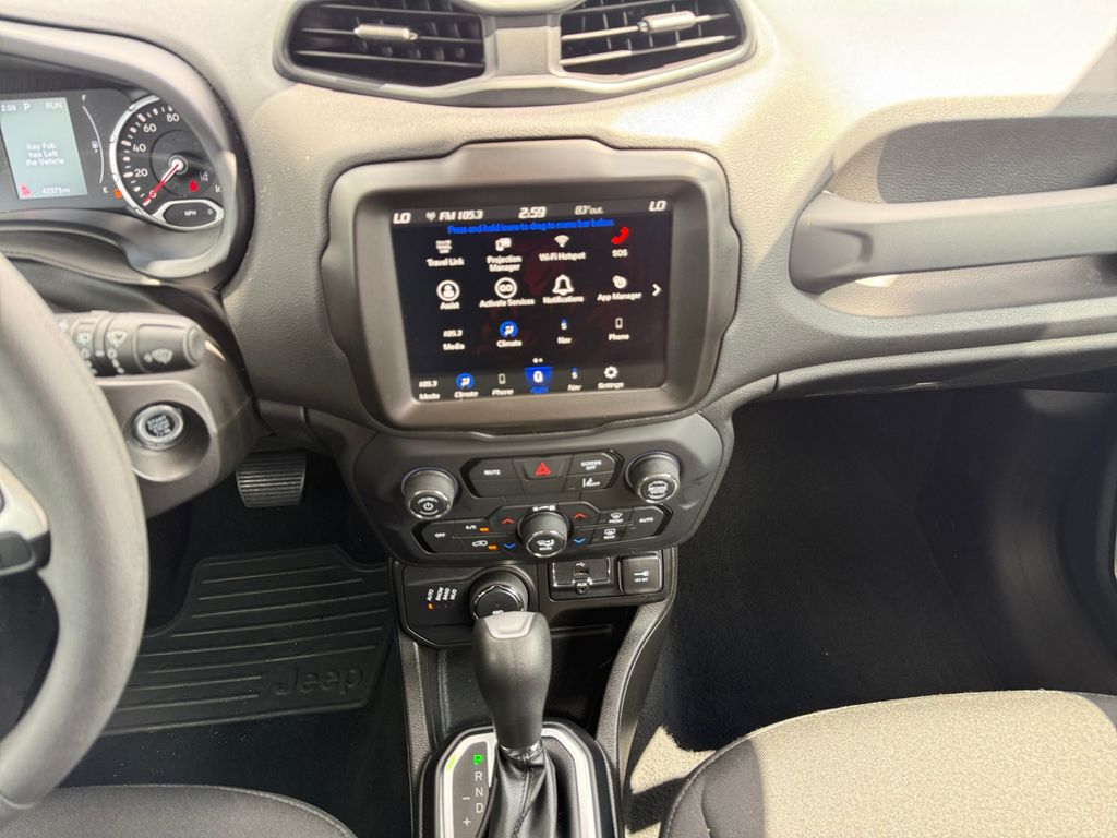 2023 Jeep Renegade Latitude - Photo 11